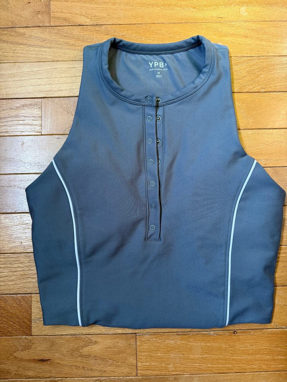 Abercrombie YPB sculptlux Plunge Henley Sports Bra Tank
Size Medium